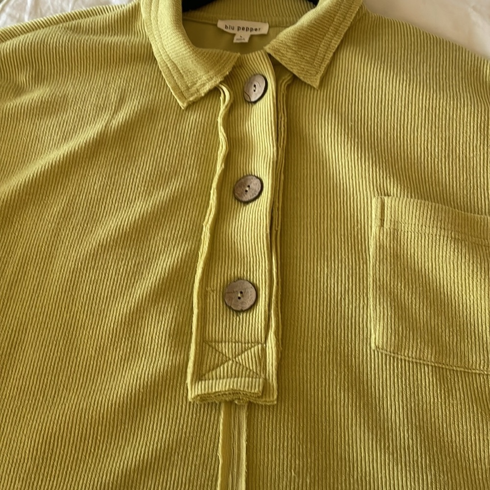 Blu Pepper Partial Button Down Pullover Size Large - image 5